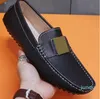 Pilotes de marque pour hommes Chaussures Mocassins de créateurs célèbres Chaussures à fond plat avec signature Mark Semelle antidérapante en cuir souple Chaussures de conduite en peau de vache de haute qualité