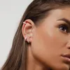 Boucles d'oreilles créoles pour femmes, 1 pièce, petit bijou géométrique en cristal glacé, zircone, couleur argent, Piercing pour Cartilage, KDE024