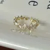 Anillo de flores 3D súper inmortal para diseño de multitud femenina: anillo de dedo índice de moda INS minimalista y de lujo ligero, nuevo 2023