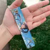 Schlüsselanhänger Anime Suzume No Tojimari Coole Stickerei Schlüsselanhänger Tag Motorräder Autos Rucksack PU Leder Chaveiro Ringe für Freund GIF