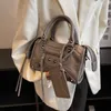 motorfiets handheld vrouwen nieuwe klinknagel kussen mode trendy een schouder crossbody tas model 4239