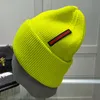 럭셔리 비니 디자이너 모자 단색 겨울 콩 남자 남녀 패션 디자인 니트 모자 가을 모직 캡 편지 Jacquard Unisex 따뜻한 두개골 모자