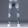 Jeans da uomo 2023 Uomo Inverno Aggiungi pantaloni di lana addensati Pantaloni di jeans da uomo slim vintage blu hip-hop streetwear di alta qualità