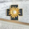 Spilla di girasole placcata in oro con decorazione semplice per abito semplice con croce anticata occidentale