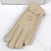 Luksusowy projektant marki Letter Rękawiczki na zimowe i jesienne mody kobiety kaszmirowe rękawiczki Urocza na świeżym powietrzu Sport ciepły zima skórzana Glovess 3style