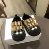 Första vandrare baby designer barn skor småbarn pojkar flickor tainers gåva pojke sneakers spädbarn barn oss 5c-8c z87x#