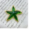 "Ocean Star"에서 고대 빈티지 중공업은 Sea Star Brooch 손 구운 유리를 과장합니다. 단순하고 세련됩니다.