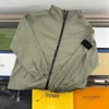 Stones Herren-Kapuzenpullover, Designer, klassisches Badge-Ärmel, CP-Langarm-Shirt unten, Stones Island, lockeres CP-Unternehmen, einfaches Baumwoll-Vielseitigkeitsoberteil, Hemdjacke mit Reißverschluss, BMH7