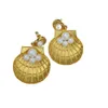 Petit groupe d'anciennes boucles d'oreilles vintage en perles de coquillage plaquées or marquées « Gravel into Pearl »