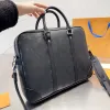 2024 Mäns affärshandbaglouiseities Designer Viutonities Carry On Lvity Bag portfölj Arbeta datorpåse svart brun präglad läder l