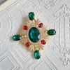 Broche criativo de diamante de água decorativo estilo medieval completo e elegante cruz vintage estilo ocidental