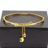 2023 Hot New Designer Charm Bangle Small Bell Bracelet for Women Luxury Pendant Jewelry Womens Womens Gold Love Links Bracelets Ladies Ornaments 팔찌 팔찌 팔찌 팔찌.