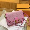 Väskor Kvinnors 2023 Ny tryckt Small Square Crossbody Bag Handheld Fashion Lady Inventory 399