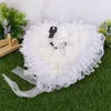 Bolsas de jóias portador de anel de casamento travesseiro coração forma almofada titular com flor branca laço cristal caixa de pérola