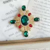 Broche criativo de diamante de água decorativo estilo medieval completo e elegante cruz vintage estilo ocidental