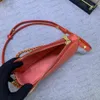Designer Lexington Pouch Chain Bag Damen-Umhängetasche aus geprägtem Leder, verstellbarer Riemen, Pendlertasche M82232