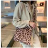 Totes Leopard Print Shoulder Women Bag Winter 2020 Soft Faux Fur Ladies Hand Bags Casual Fluffy Crossbody Messenger Bag Bolsa Feminina 240407