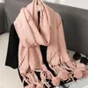 Bufandas 2023 Moda Borla Hairball Shawl 50x190cm Camisa de cuello de punto Mujeres Elegantes Damas Poncho Foulard Femme