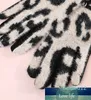 Herbst und Winter Neue Leopardenmuster Verdickte Warme Koreanische Mode Elegante Schnalle Warme Samthandschuhe