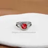 2024 Bröllop Ladies Jewelry Designer Fashion Band Twisted Ring Luxury Woman Rings Silver For Classic Inlaid Red Garnet Zircon Engagement Birthday