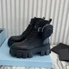 Mulheres de inverno botas de sola grossa designer de luxo triângulo sinal usando bolso pequeno saco martin botas de couro genuíno sola grossa anti slides elevados rendas até botas femininas