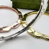 Charm Women Jewelry Sier Bangle Prosta wszechstronna kolorowa fala łącza moda i elegancka projektant cudowna wspaniała bransoletka dama