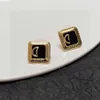 23SS Diseñador Pendientes de mujer Marca Stud Alta calidad Joyería de latón amarillo Moda Colgantes de oreja en relieve Incluyendo caja Elección de regalo