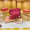 Årets populära för kvinnors 2023 nya nischdesign Lingge Chain Crossbody Net Red Bucket Bag Model 7569