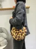 Totes Luxury Real Fur Bag Rabbit Fur Shoulder Bags Leopard Dumpling Bag High Quality Women Plush Handbag Chain Crossbody Handbags 240407