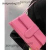 حقائب اليد الكلاسيكية سيدة ديسينز حقائب يد JacquemmeS Ladies Bag 2022 Pink European and American Leather Cowhide Spice Girl Methe