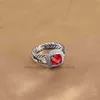 2024 свадебные женские дизайнерские украшения Модная группа Витое кольцо роскошные женские кольца серебряные для классической инкрустации красным гранатом цирконом для помолвки на день рождения