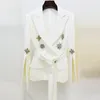 Costumes pour femmes Femmes élégantes Blazer ceinturé Mode 2023 Designer Blanc Slit Manches Femme Veste Chic Strass Diamants Perles Lady Manteau