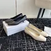 Radskor Kvinnor fårskinn fyrkantiga tår lågklackade sandaler loafers pumpar klackar lyxiga designer klänningskor kontorsskor