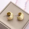 Boucles d'oreilles mode coréenne en forme de C Vintage pour femmes, produits tendance esthétiques, rayures rétro irrégulières, bijoux de personnalité pour filles