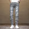 Jeans masculinos na moda marca bonito e personalizado verão bordado borda de pele 2023 tendência elástica mens