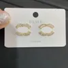 Boucles d'oreilles de créateurs Mode Nouvelles boucles d'oreilles en perles de diamant Design Bijoux pour femmes Classique Marque européenne Cadeaux de fête de mariage Boucles d'oreilles à breloques Cadeau en gros