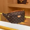 2023 zomer nieuwe lichte luxe dames echt leer oude bloem unisex mode grote borst enkele schouder crossbody heuptas inventaris 769