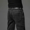 Jeans da uomo 2023 Autunno nuovi uomini in cotone elasticizzato slim jeans versione dritta business moda denim pantaloni vintage blu pantaloni di marca neroL231003