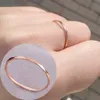 Tytanowa stal prosta złoty srebrny różowy cienki pierścień dla kobiet Trendsetters Studenci Osobowość i retencja kolorów opiekuna 3 kolory
