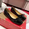 Paris Marque Rouge Noir Bowtie Ballerines Chaussures Femmes Printemps Matelassé Véritable Mocassins En Cuir Slip sur Ballerine Luxe Robe Chaussures 34-43 Avec boîte