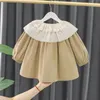 コート2023女の子ファッションレースネックウィンドブレーカー春秋の韓国スタイルシンプルな居心地の良い赤ちゃんのトレンチの女の赤ちゃんの服