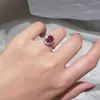 Klusterringar Vintage Ruby High Carbon Diamond Ring för kvinnor S925 Sterling Silver med Platinum Platerad fin smycken Gemstone Party Gift