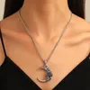 Kettingen Licht Luxe Retro Stijl Gepersonaliseerde Halve Schedel Gezicht Halve Maan Oorbellen Voor Vrouwen Tide Cool Persoonlijkheid Ketting Gift Sieraden