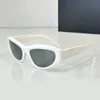 Женские модные солнцезащитные очки «кошачий глаз» Роскошные солнцезащитные очки в маленькой оправе в стиле ретро с защитой UV400 Декоративное зеркало Зеркало для вождения, чтобы увидеть шоу с коробкой R.E.A.T.