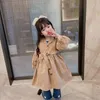 女の子のウィンドブレーカー韓国語版風2023秋の子供用服2〜8年前のファッションロングジャケット