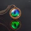 Pendentif Colliers Northern Lights Art Picture Collier lumineux Verre Bois Vintage Corde Chaîne Glow In The Dark