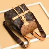 Kvinnors designers väska luxurys axel messenger väska mode handväska plånbok resväska kvinnlig korsbody ryggsäck hög kvalitet kvinnliga män ryggsäck skolväska