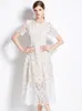 الفساتين غير الرسمية الأساسية الأزياء الفرنسية جوفاء فستان طويل من النساء الصيف القصيرة الأنيقة الأنيقة متوسطة الطول فتيدوس عتيقة عتيقة الرباط أو الرقبة 2024