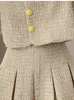 Abito a due pezzi Piccolo cappotto di tweed profumato Nuovo stile di passerella autunno inverno 2 pezzi Completo di gonna a pieghe di lana Set gonna a due pezzi da donna 2024