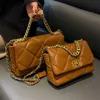 Black Women's 2023 New Fashion Lingge Chain Crossbody Feeling Foreigning One Shoulder Liten Square Bag Model 2765